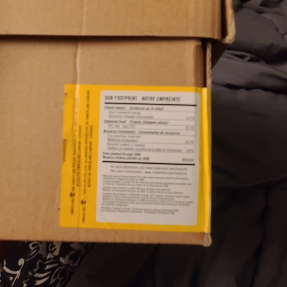 Brand new in the og box timberland boys shoes in a beautiful blue color - Picture 5 of 9